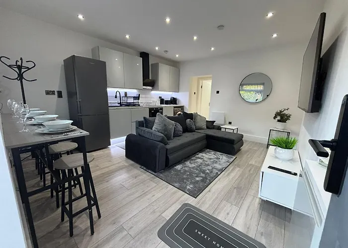 Westpoint Luxury Apartment