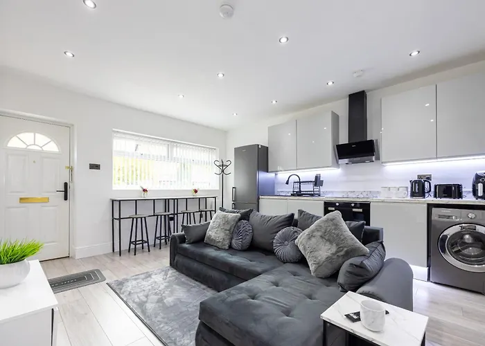 Westpoint Luxury Apartment