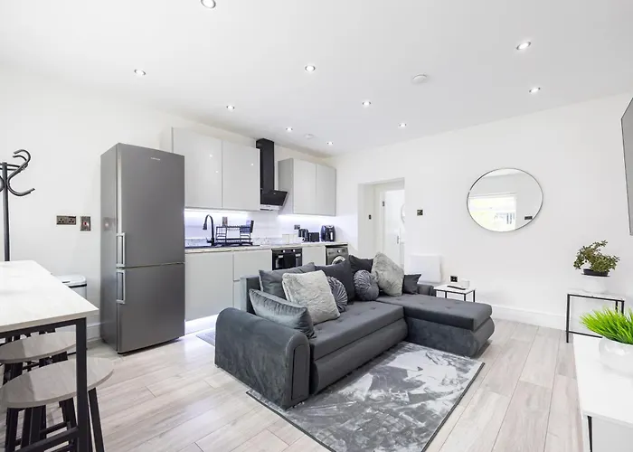 Westpoint Luxury Apartment